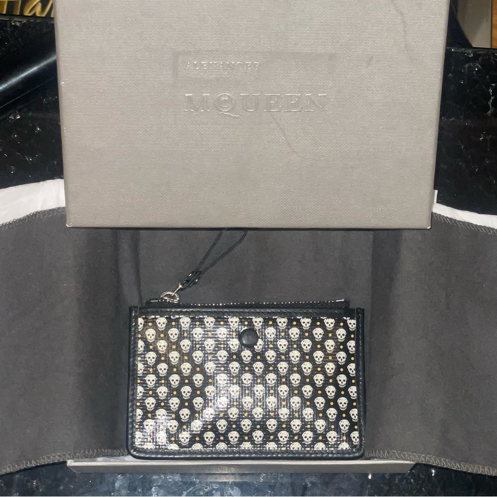 NIB Alexander McQueen Skull Card Holder